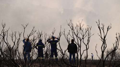 Σε ύφεση η φωτιά στο Ξυλόκαστρο Κορινθίας - Επιχειρούν 570 πυροσβέστες, 10 εναέρια και 160 οχήματα