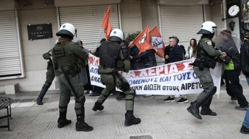 Ενταση με τους απεργούς της ΠΟΕ - ΟΤΑ στο Κολωνάκι