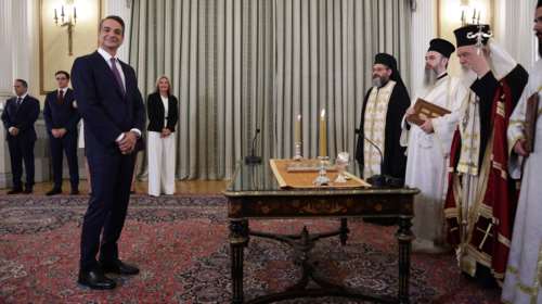 Ορκίστηκε πρωθυπουργός ο Κυριάκος Μητσοτάκης - Παράδοση παραλαβή στο Μέγαρο Μαξίμου - Στις 5 η νέα κυβέρνηση