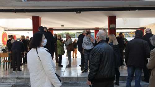 Εκλογές του ΚΙΝΑΛ: Τεράστιες ουρές από το πρωί - 195.000 ψήφοι σε 9 ώρες - Προς παράταση η διαδικασία [Εικόνες]