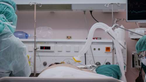 Κορονοϊός-Μεγάλη πίεση στο ΕΣΥ: Άλλες 70 κλίνες ΜΕΘ στην Αττική - Δίνονται εξιτήρια για να αδειάσουν κλίνες