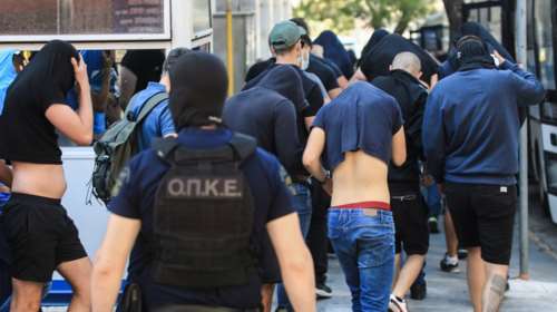 Ν. Φιλαδέλφεια: Ένταλμα σύλληψης για οπαδό που συμμετείχε στα αιματηρά επεισόδια - Ταυτοποιήθηκε από βίντεο