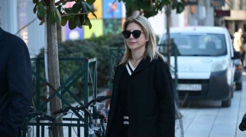 Η Καρυστιανού κατήγγειλε απειλές εναντίον της: &quot;Δεν έχω γνώση&quot;, λέει ο Χρυσοχοΐδης - Εξαιρετικά σοβαρό, λέει η αντιπολίτευση