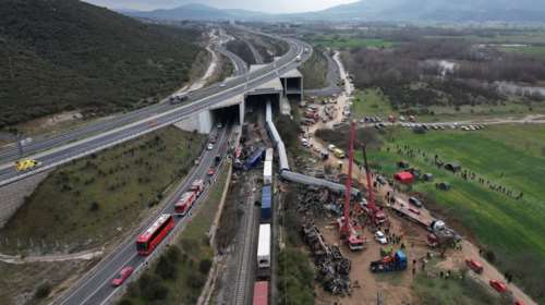 Πώς το τραγικό δυστύχημα στα Τέμπη απειλεί να εκτροχιάσει την οικονομία