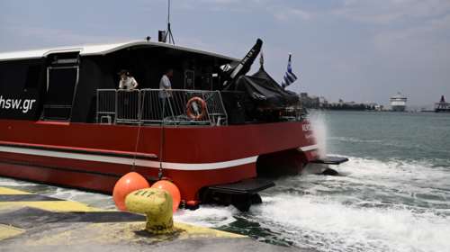 Στον εισαγγελέα αύριο τα τρία μέλη του speed runner jet - Καλά στην υγεία τους οι δύο ναυτικοί που έπεσαν στη θάλασσα