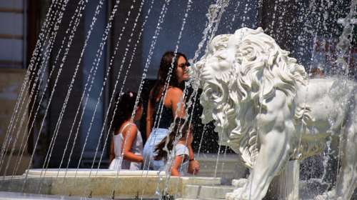 Με καλοκαιρινό καιρό ψηφίζουν σήμερα οι Ελληνες - Πότε αλλάζει το σκηνικό και έρχονται βροχές και καταιγίδες