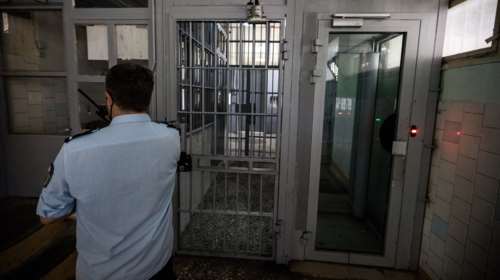 Κυψέλη: Προφυλακιστέα τα δύο αδέρφια για τη δολοφονία του ξαδέρφου τους -&quot;Είπε να θυμόμαστε σαν ωραία ανάμνηση ότι μας κακοποίησε&quot;