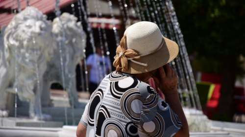 Καιρός: Ερχεται καύσωνας με 44άρια - Ισχυροί άνεμοι σήμερα στην Αττική, υψηλός ο κίνδυνος για πυρκαγιές