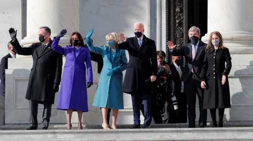 Ποιους διάσημους σχεδιαστές &quot;φόρεσε&quot; το ζεύγος Μπάιντεν για την ορκωμοσία - Η κομψή επιλογή της Κάμαλα Χάρις [εικόνες]