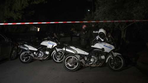 Έκρηξη στο Χαλάνδρι: Μοτοσικλετιστές πέταξαν εμπρηστικό μηχανισμό έξω από τράπεζα