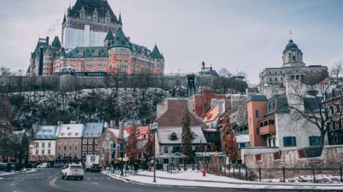 Ο Καναδάς απαγορεύει σε ξένους να αγοράζουν ακίνητα ως το 2025 για να λύσει το στεγαστικό πρόβλημα