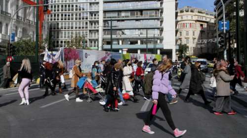 Κορονοϊός: Σε ύφεση για 2η συνεχόμενη εβδομάδα η πανδημία στην Ελλάδα - Τα ενεργά κρούσματα πάντως ξεπερνούν τα 50.000
