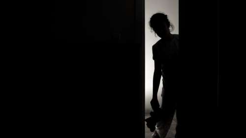 Γιγαντιαία επιχείρηση της ΕΛ.ΑΣ. για εξάρθρωση κυκλώματος revenge porn: Διαδικτυακή διαπόμπευση με 5-35 ευρώ