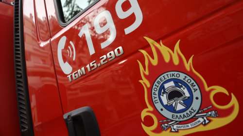 Φωτιά στο Λαύριο - Καίγονται καλαμιές, δεν απειλούνται σπίτια