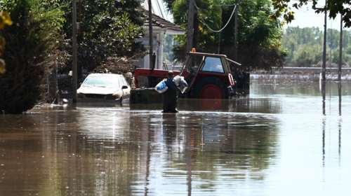 Δύσκολες στιγμές στο Μαντούδι Ευβοίας: Ήχησε το 112 - Στο ένα μέτρο έφτασε το νερό
