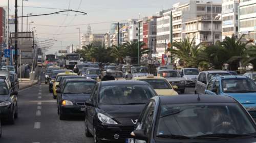 Τροχαίο στην Αττική Οδό προκάλεσε μποτιλιάρισμα - Πού υπάρχουν καθυστερήσεις