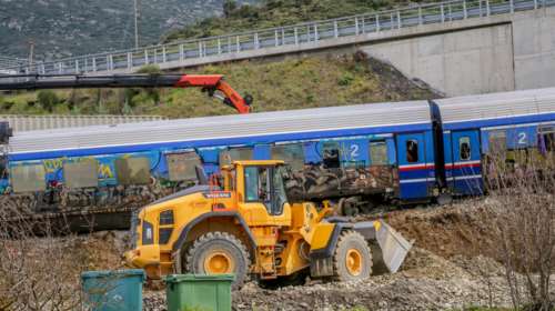 Τραγωδία στα Τέμπη: Παραδόθηκαν στις οικογένειές τους 51 σοροί - 20 τραυματίες, εκ των οποίων επτά σε ΜΕΘ
