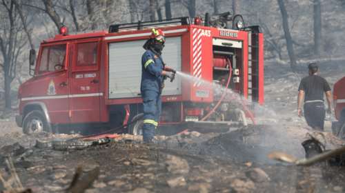Συναγερμός για φωτιά στον Άγιο Στέφανο: Ένας τραυματίας