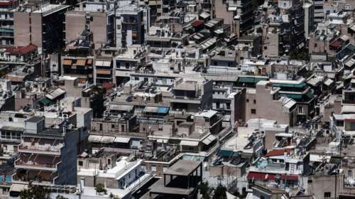 Οφειλές και φθορές κρατούν κλειστά χιλιάδες διαμερίσματα