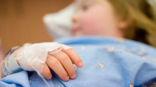 Σαρώνει στα παιδιά η "υπεργρίπη": Τα μισά περιστατικά στο Παίδων με το υποστέλεχος Κ του H3N2