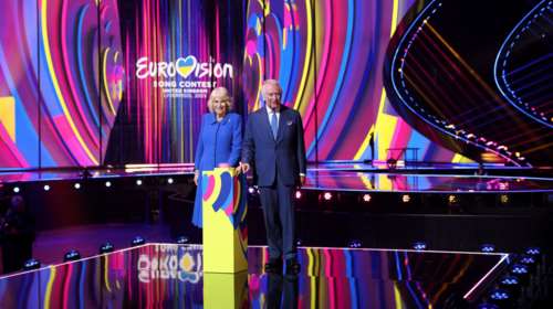 Κάρολος και Καμίλα στα αποκαλυπτήρια της σκηνής που θα φιλοξενήσει τον φετινό διαγωνισμό της Eurovision [εικόνες-βίντεο]