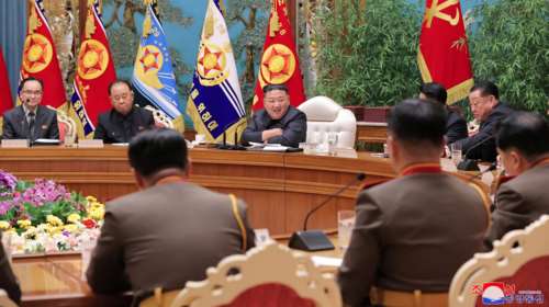 Βόρεια Κορέα: Επανεμφάνιση Κιμ Γιονγκ Ουν - Ζήτησε ενίσχυση της πολεμικής ετοιμότητας