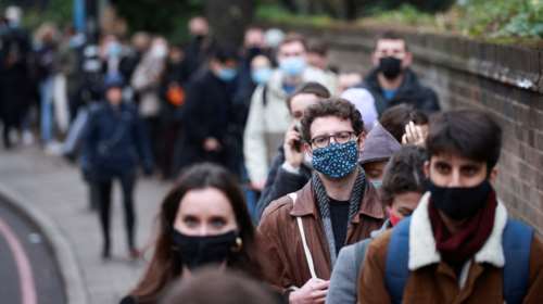 Μετάλλαξη Όμικρον: Κίνδυνος νέας υπερμετάλλαξης από τον συνδυασμό με Δέλτα - Προβλέψεις για 1 εκατ. κρούσματα την ημέρα στη Βρετανία