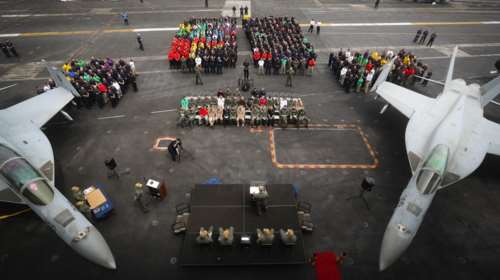 Στη Μ. Ανατολή κατέπλευσε αμερικανικό αεροπλανοφόρο - Ο Τραμπ εκτιμά πως το Ιράν θέλει συμφωνία