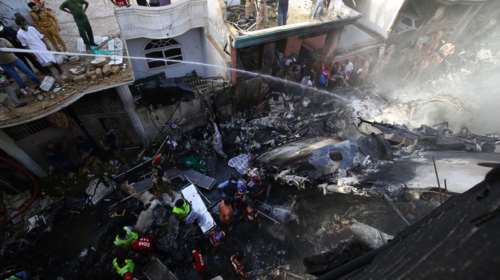 Συντριβή αεροσκάφους στο Πακιστάν: 56 νεκροί και δύο επιζώντες έχουν επιβεβαιωθεί