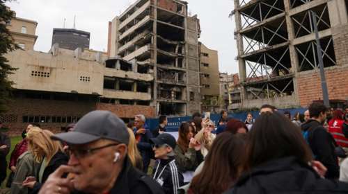 Διαδηλώσεις στη Σερβία: Διαμαρτυρίες για την παραχώρηση στον γαμπρό του Τραμπ κτιρίου που είχε βομβαρδίσει το ΝΑΤΟ