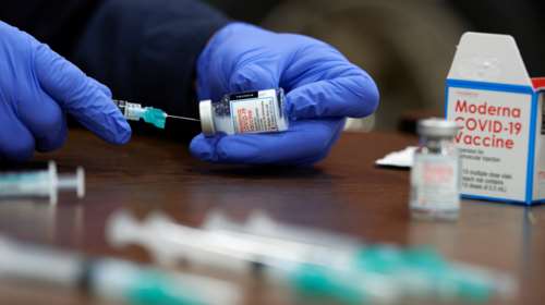 Η Moderna ξεκινά έρευνες για ενισχυτική δόση του εμβολίου που θα καλύπτει και την μετάλλαξη Όμικρον
