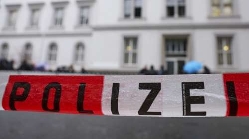 Γερμανία: Στο εδώλιο η 24χρονη που κατηγορείται ότι σκότωσε τη σωσία της - Ήθελε να πάρει τη θέση της