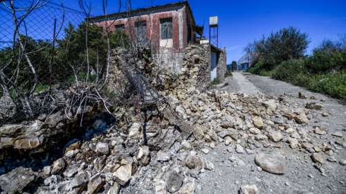 Ζημιές στη Ζαχάρω από τα 5,7 Ρίχτερ - Προβλήματα και στον δήμο Ανδρίτσαινας-Κρεστένων [εικόνες]