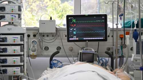 ΕΟΔΥ: Ένας θάνατος από κορονοϊό και δύο από γρίπη την τελευταία εβδομάδα