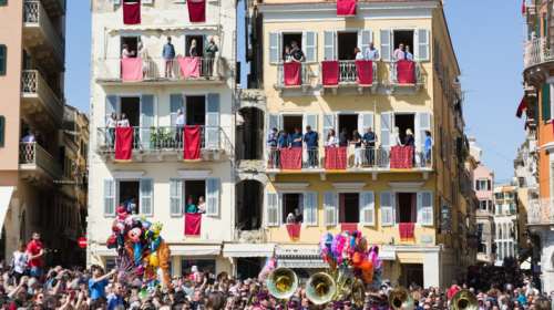 Το ξακουστό κατανυκτικό Πάσχα της Κέρκυρας - Τα ιδιαίτερα έθιμα σε γειτονιές, εκκλησίες, καντούνια [εικόνες]