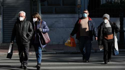 Κορονοϊός: Πού είναι υποχρεωτική η διπλή μάσκα ή μάσκα ΚΝ-95