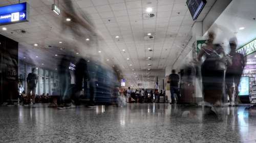 Μεγάλο κύκλωμα διακίνησης μεταναστών ξεσκέπασαν οι Αρχές: Πώς τους φυγάδευαν μέσω του Ελ. Βενιζέλος - 18 συλλήψεις