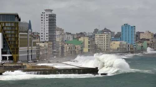 Ο Τσατραφύλλιας απαντά αν μπορούν να δημιουργηθούν τυφώνες στη Μεσόγειο, με αφορμή τον &quot;Μίλτον&quot;