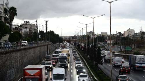 Κίνηση στους δρόμους: Μεγάλο μποτιλιάρισμα στην Εθνική Οδό - Χάος στο ύψος της Μεταμόρφωσης