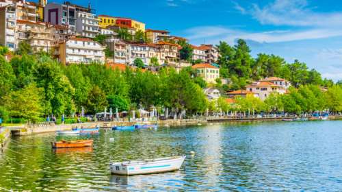 Γιατί η Καστοριά αποτελεί τον πιο ανατρεπτικό top προορισμό για το καλοκαίρι [εικόνες]