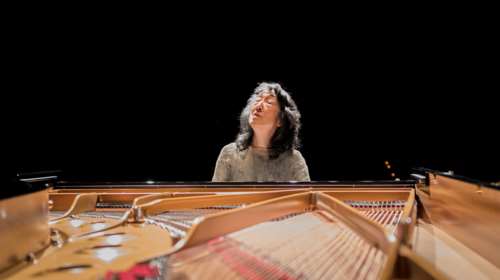 Μέγαρο Μουσικής: Mitsuko Uchida - Η σπουδαία πιανίστα σε ένα πρόγραμμα που συνδυάζει τον Mozart και τον Schumann με τον Kurtág