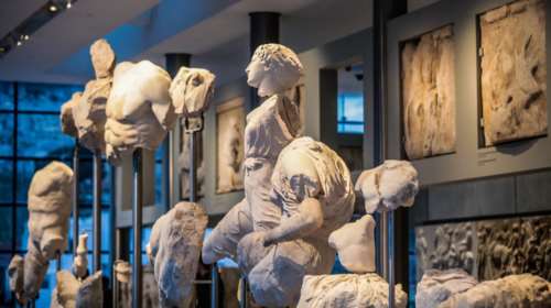 Λίνα Μενδώνη: Δύσκολη αλλά όχι αδύνατη η συμφωνία για οριστική επιστροφή των Γλυπτών του Παρθενώνα