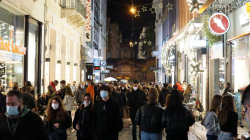 Κορονοϊός: Σπάει όλα τα ρεκόρ η Αττική με 19.828 κρούσματα - 5.459 στη Θεσσαλονίκη