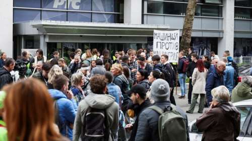 Σερβία: Οι φοιτητές προχώρησαν στον αποκλεισμό της δημόσιας τηλεόρασης - Δεν μεταδίδονται εκπομπές [βίντεο]