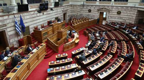 Βουλή: Κατά πλειοψηφία ψηφίσθηκε το νομοσχέδιο του Υπουργείου Υγείας