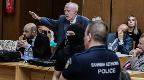 Πειθαρχική δίωξη και έρευνα σε βάρος του Κ. Πλεύρη για τον ναζιστικό χαιρετισμό στη δίκη της Χρυσής Αυγής - Το ψήφισμα του ΔΣΑ