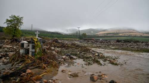 Στο κέντρο της κακοκαιρίας Elias η Φθιώτιδα, δύσκολη η νύχτα στη Λαμία - Σύσκεψη Κικίλια