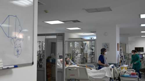 Σε έξαρση ο κορονοϊός: 35 θάνατοι και 9 διασωληνωμένοι την τελευταία εβδομάδα - 817 εισαγωγές