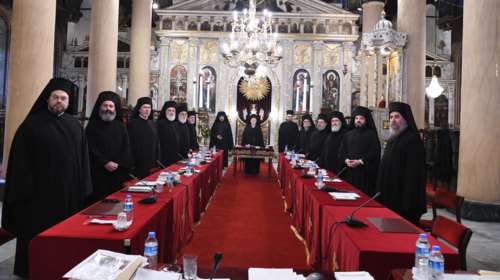 Στην έκτακτη συνεδρίαση της Ιεράς Συνόδου ο Μητσοτάκης- Ανησυχία για συνωστισμό στους ναούς τα Χριστούγεννα