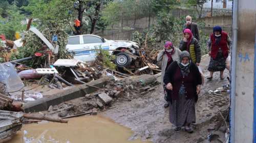 Πλημμύρες στη Τουρκία: Τουλάχιστον 5 νεκροί και 12 αγνοούμενοι [Εικόνες]